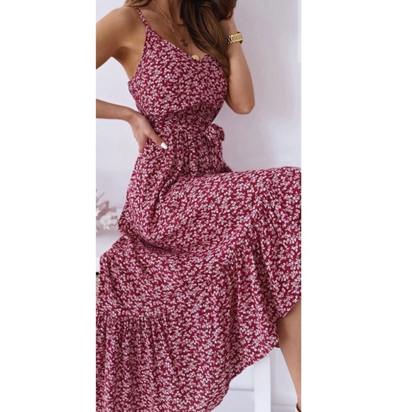 Private Label Dresses & Skirts - 1 LARGE LEFT 💋💋Red Ditsy Floral Sundress